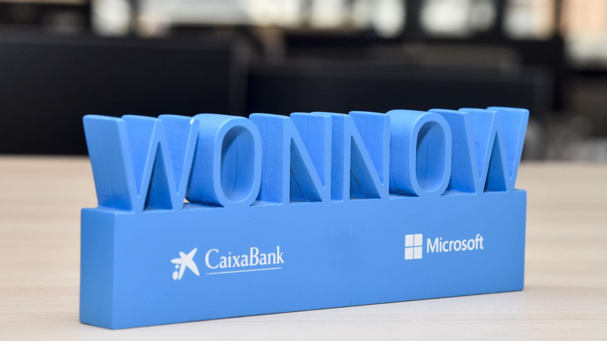 CaixaBank y Microsoft convocan los Premios Wonnow para impulsar el talento femenino en la ciencia y la tecnología.