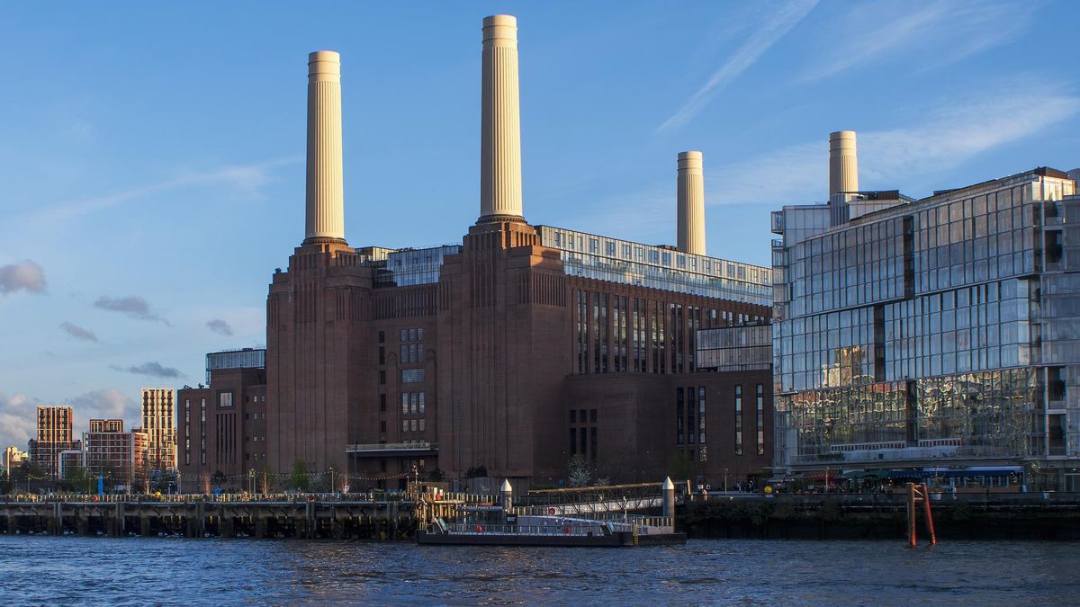 La Battersea Power Station representa una de las mayores operaciones de reutilización industrial del Londres reciente.