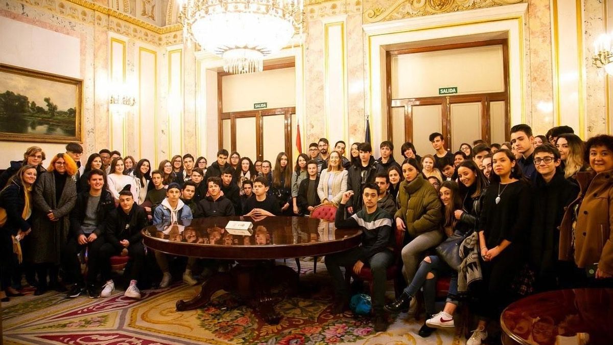 Alumnos de ESO y Bachillerato tuitean sobre la Constitución de 1978 en el Congreso