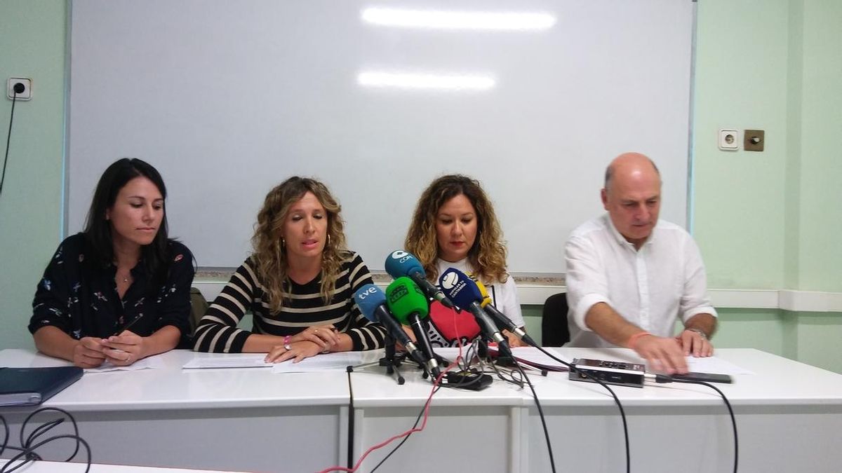 Los representantes de las organizaciones sindicales este jueves en rueda de prensa.