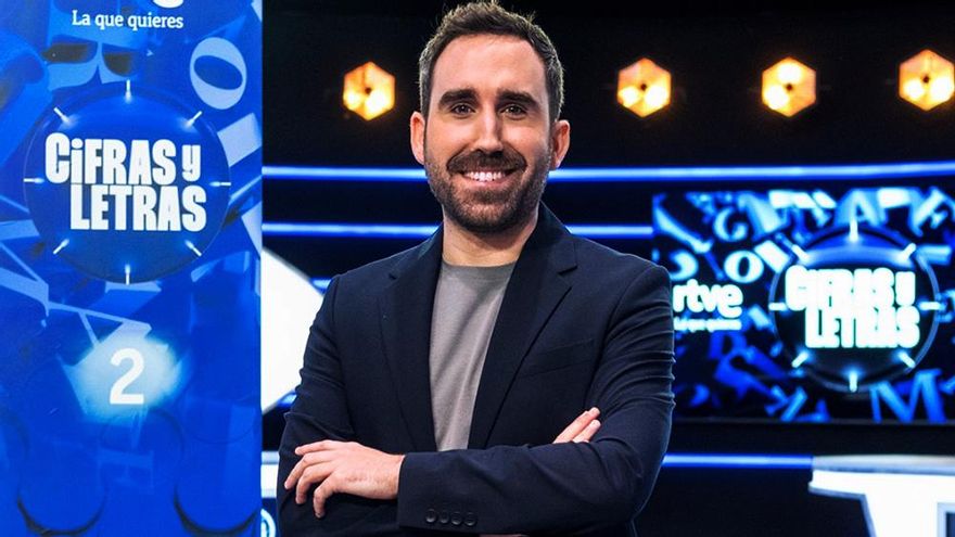 Aitor Albizua ya reparte 'Cifras y letras' en La 2: "Me dio pena por 'El comodín', lo había hecho mío"
