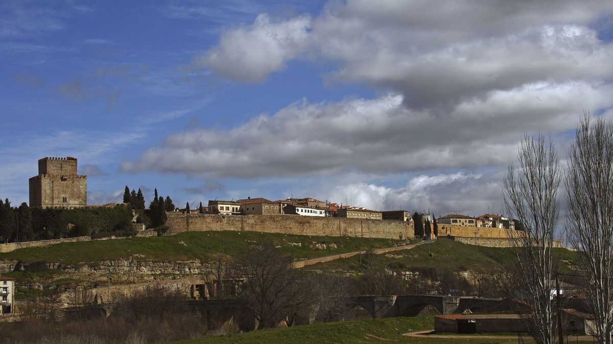 Ciudad Rodrigo, bañada por el Río Águeda y rodeada por su muralla