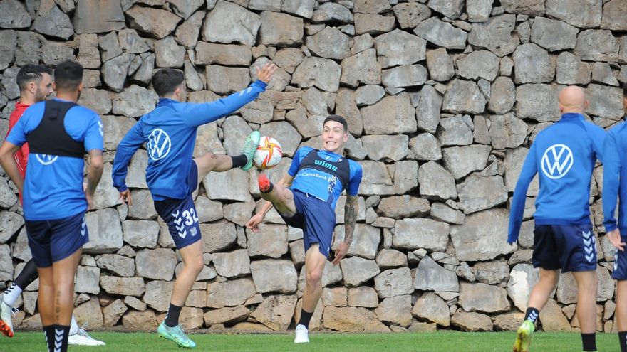 El CD Tenerife quiere un estreno plácido de Copa frente al CD Ibiza Islas Pitiusas