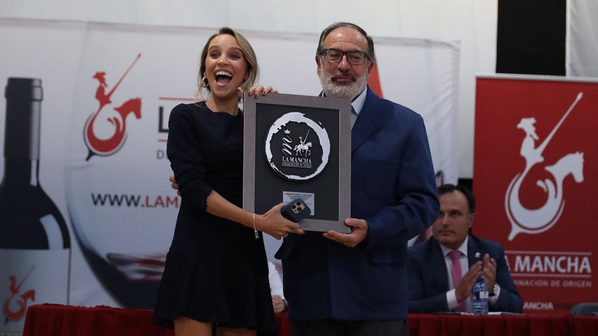 Aránzazu Santos, recoge el premio 'Divulgación de la Cultura del vino'