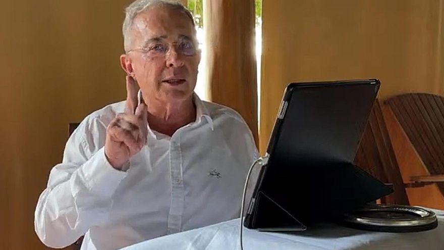 Uribe afirma que el juicio en su contra tiene motivaciones políticas y carece de pruebas