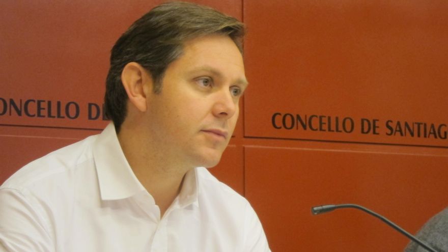 Archivo - El portavoz del Grupo Municipal Socialista en Ames, José Miñones