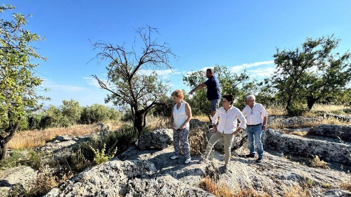 La Junta traslada a Fuente-Tójar su disposición para proteger como BIC el Cerro de las Cabezas