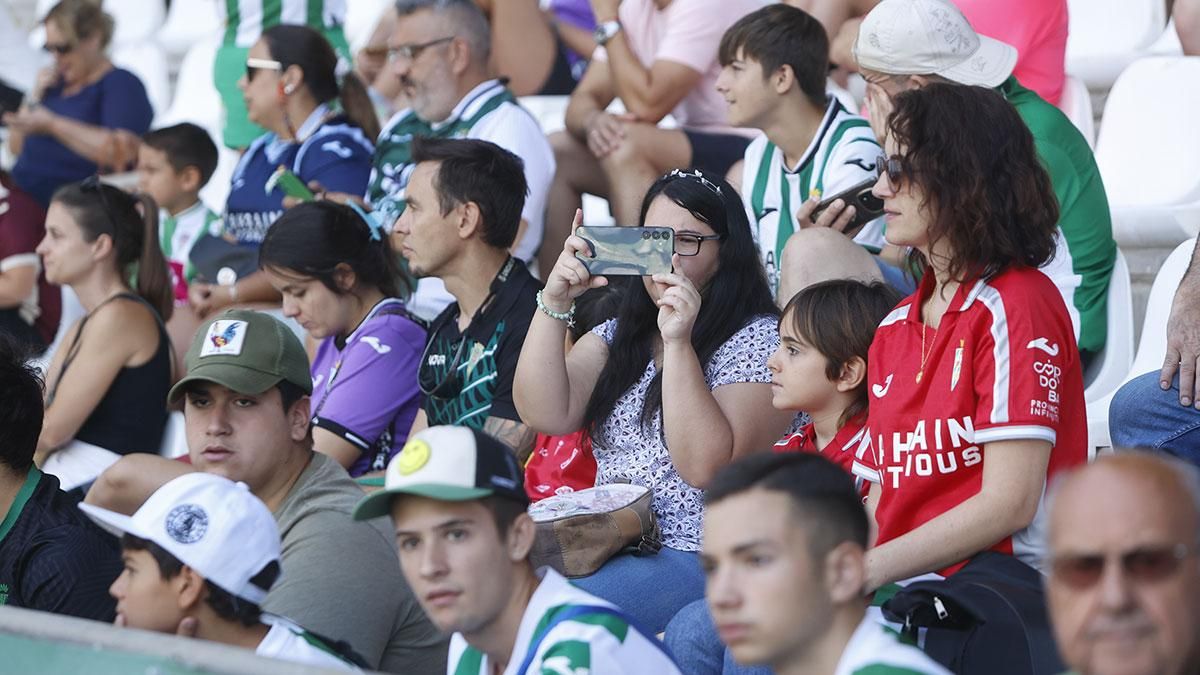 Entrenamiento del Córdoba a puerta abierta para la afición