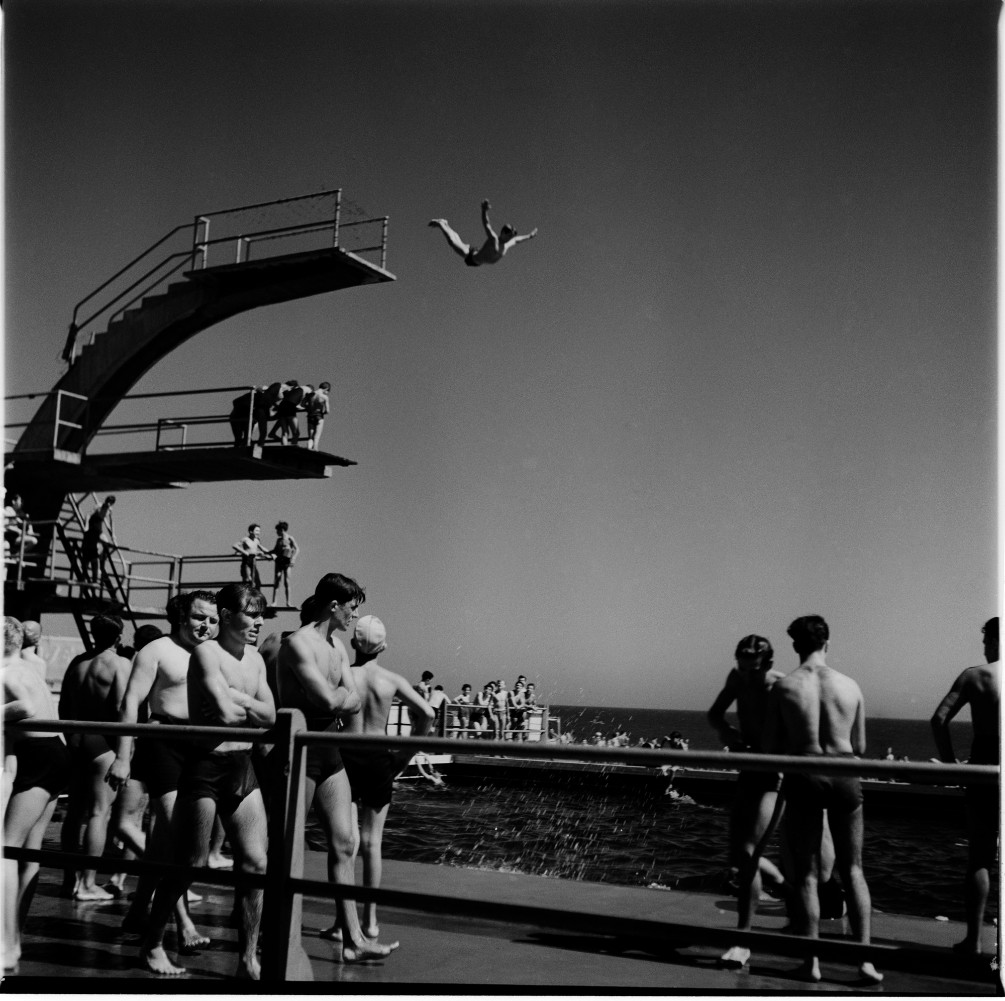 Francesc Català-Roca. 'Barcelona, Baños de San Sebastián en la Barceloneta'. Barcelona, 1952