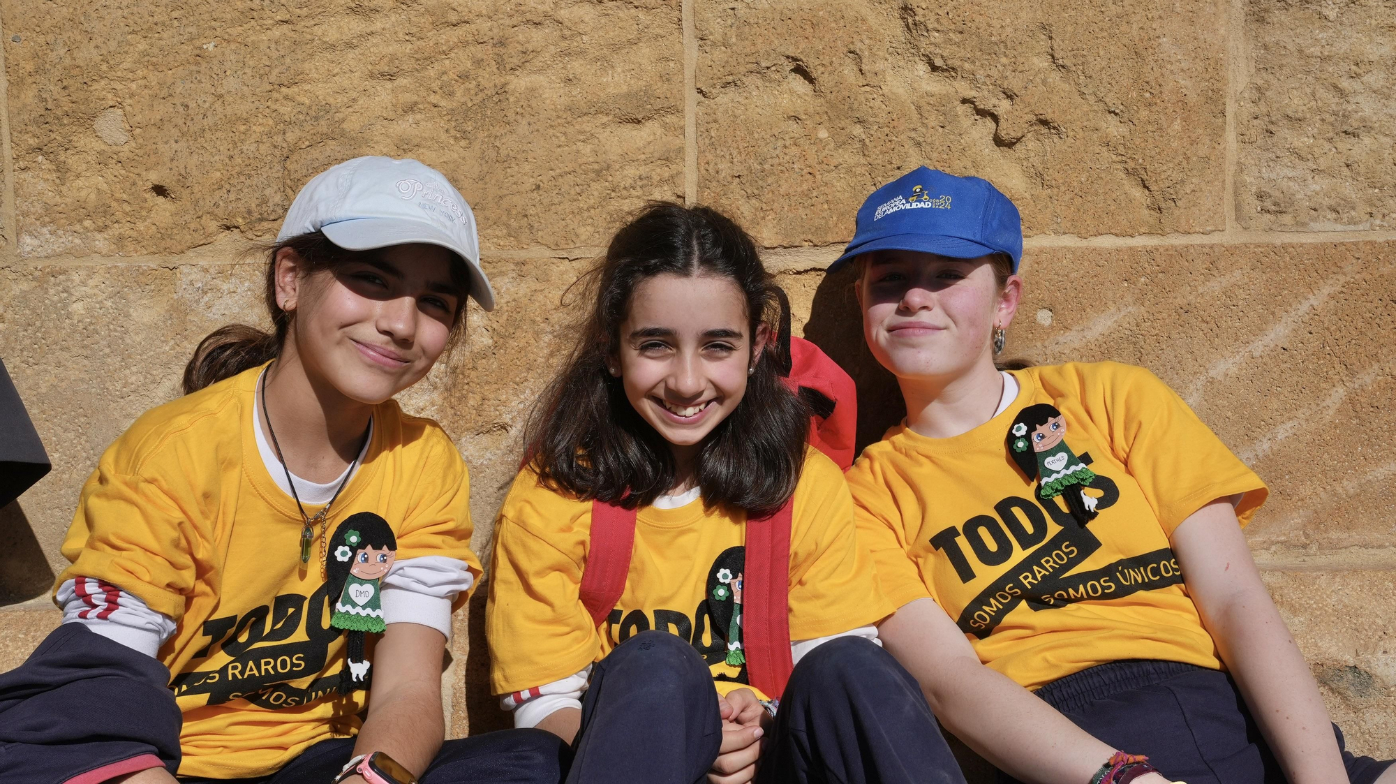 Córdoba abraza la Mezquita Catedral por las enfermedades raras