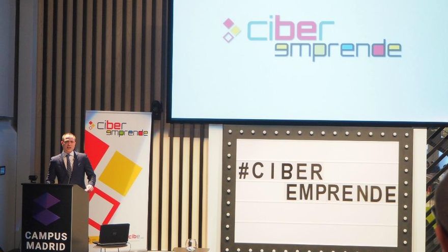 El director del Incibe, Alberto Hernández, inaugura el 'Venture day'.