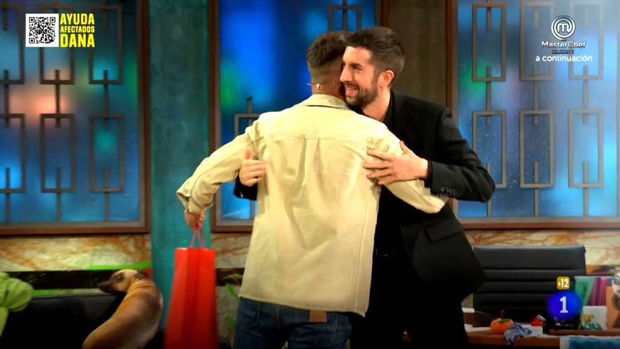 'La Revuelta' encontró a su invitado de última hora y descubrió la razón por la que Pérez-Reverte rechaza acudir