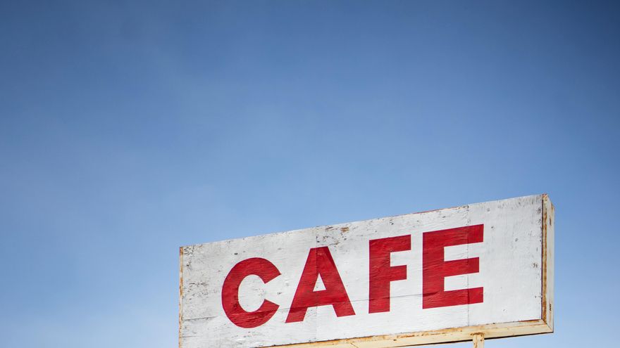 Por qué puedes repostar siempre que quieras y en cualquier parte: así funciona la logística del combustible