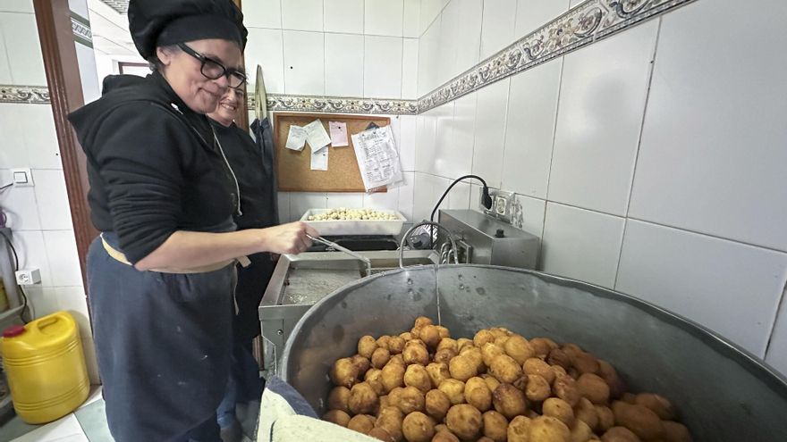 Gerena (Sevilla) ensaya las campanadas entre harina, bechamel y solidaridad