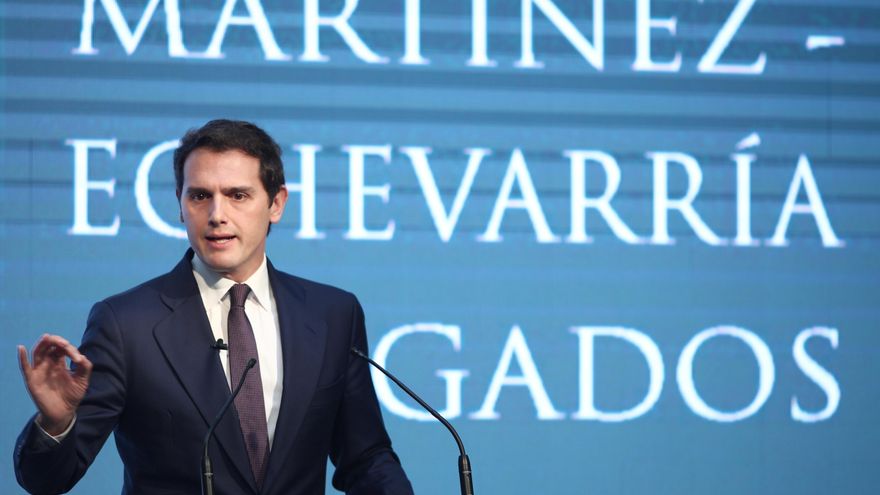 El antiguo bufete de Albert Rivera le acusa de estar "obsesionado" con los medios y apunta a una guerra en los tribunales