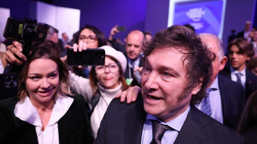 Milei volvió a pedir por la ley ómnibus, habló de la inflación, el dólar y apuntó a "los políticos que defienden sus tongos y quieren que el país reviente"