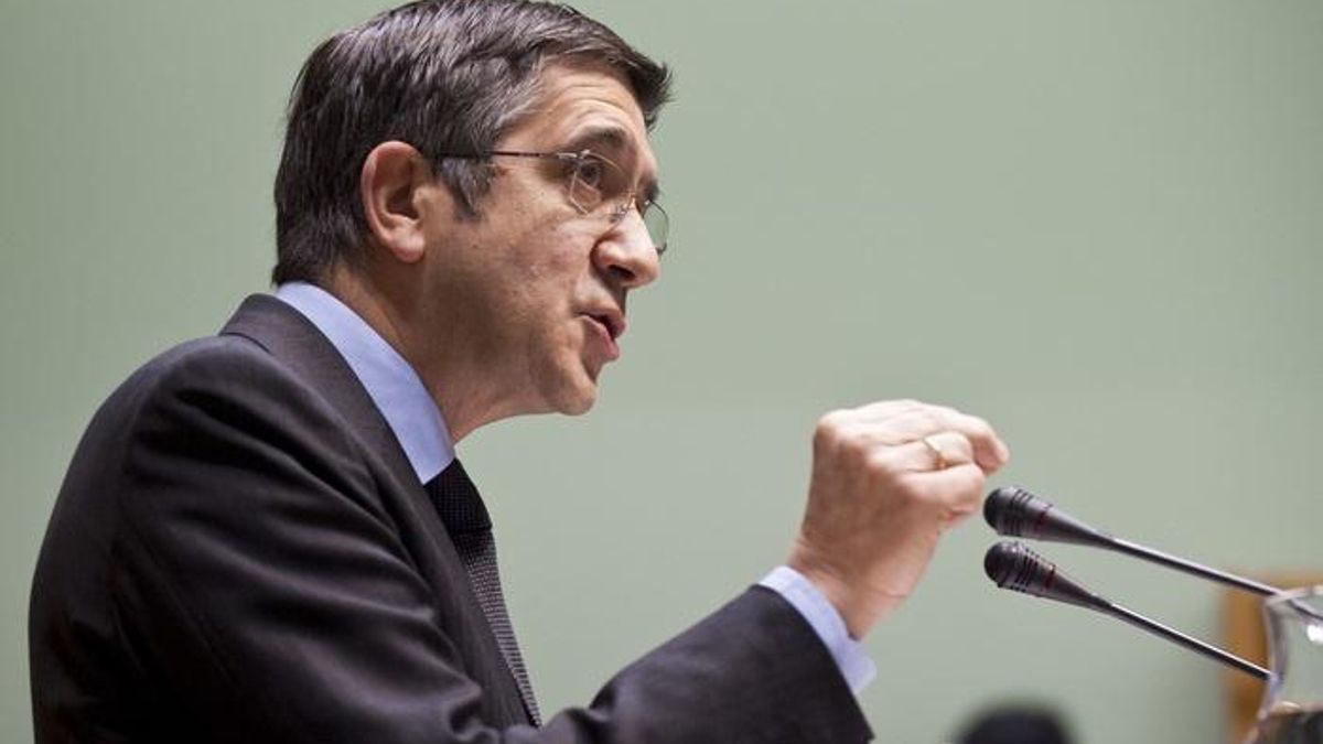 López (PSE) afirma que le gusta la fórmula de 'un militante, un voto', y que Madina es "un gran socialista"