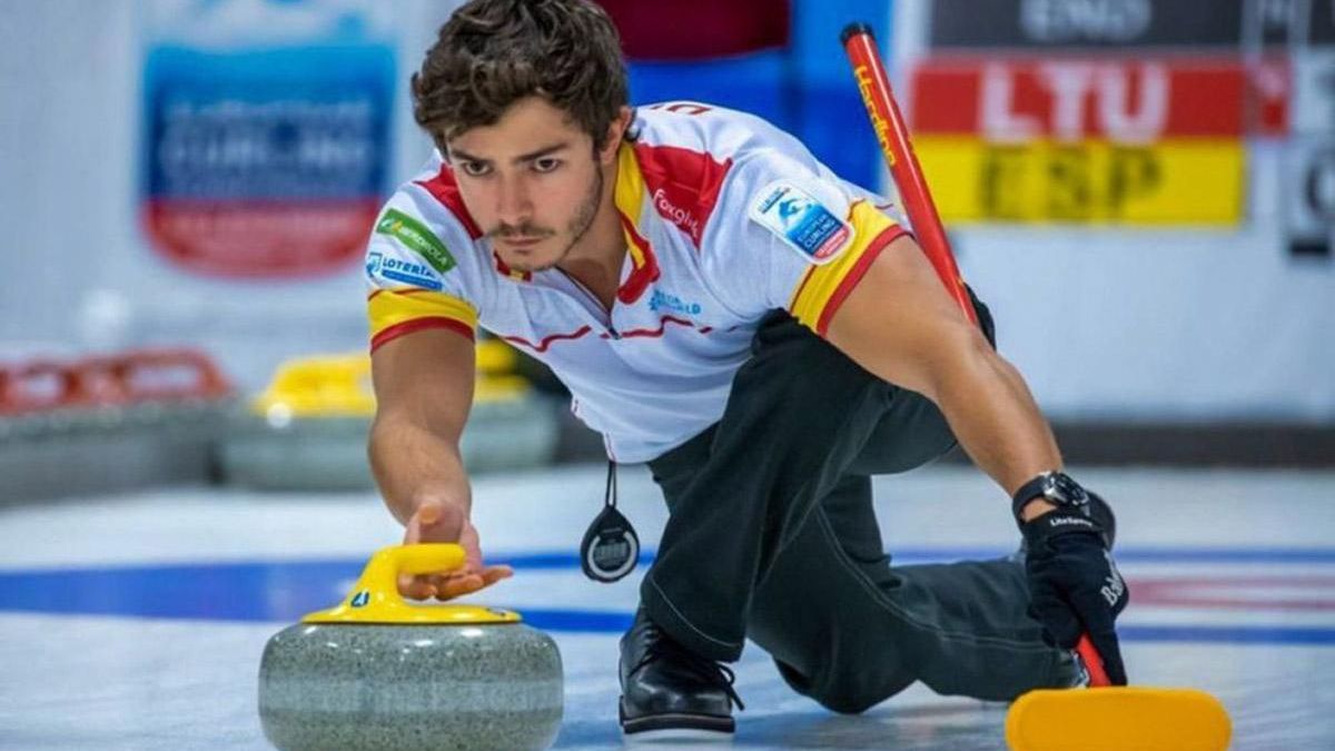 El leonés Eduardo de Paz, leyenda de la Selección Española de curling.