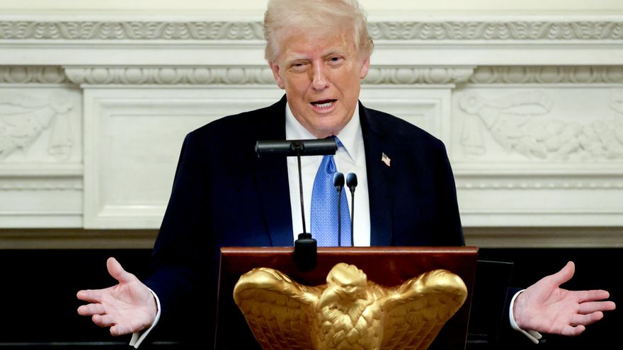 Las críticas a Trump por el avión de Catar lo llevan a amenazar con acciones legales