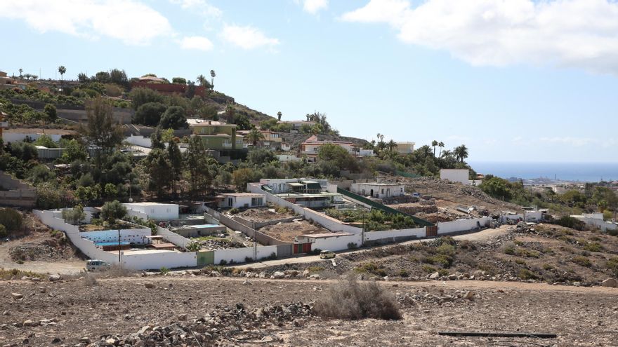 Construyó una casa ilegal y precaria en un poblado de viviendas también irregulares; ahora sus vecinos podrían ‘salvarla’
