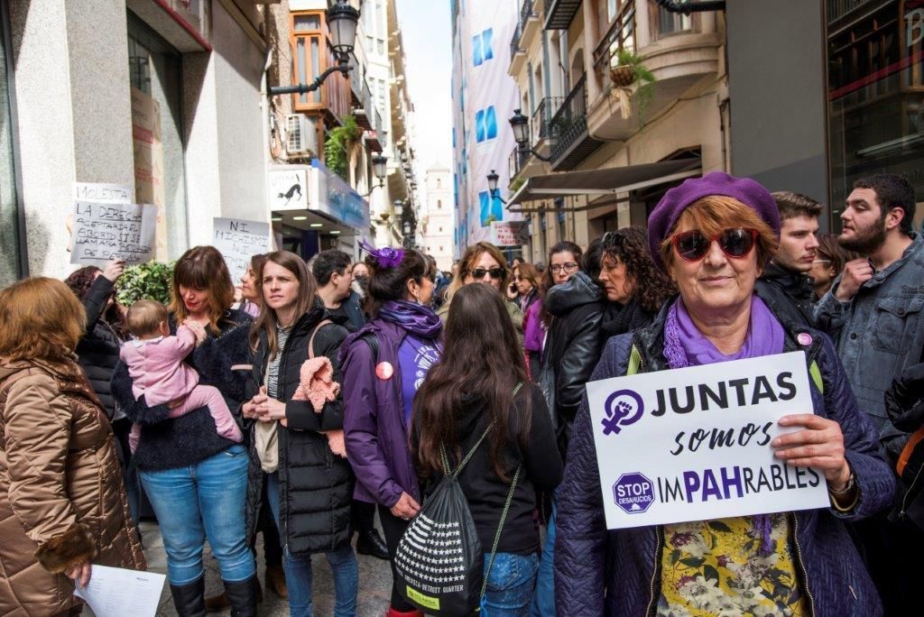 Manifestación 8M en la plaza Belluga / Carlos Trenor