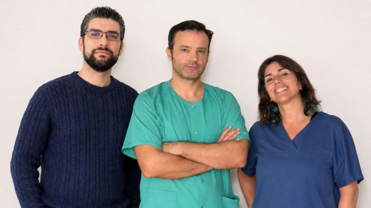 Los investigadores Javier López Cepero (US), Juan Morgaz Rodríguez (UCO) y la investigadora Pilar Muñoz Rascón (UCO)