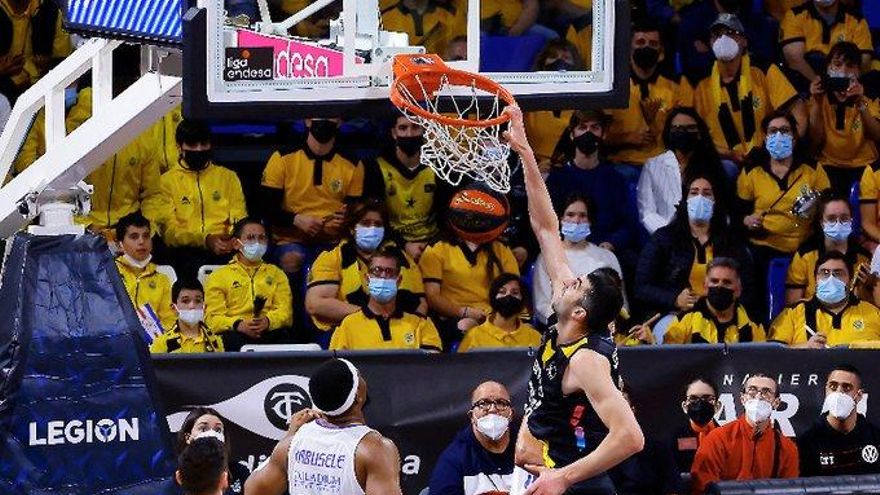 El Lenovo Tenerife tumba al Real Madrid con un gran último cuarto