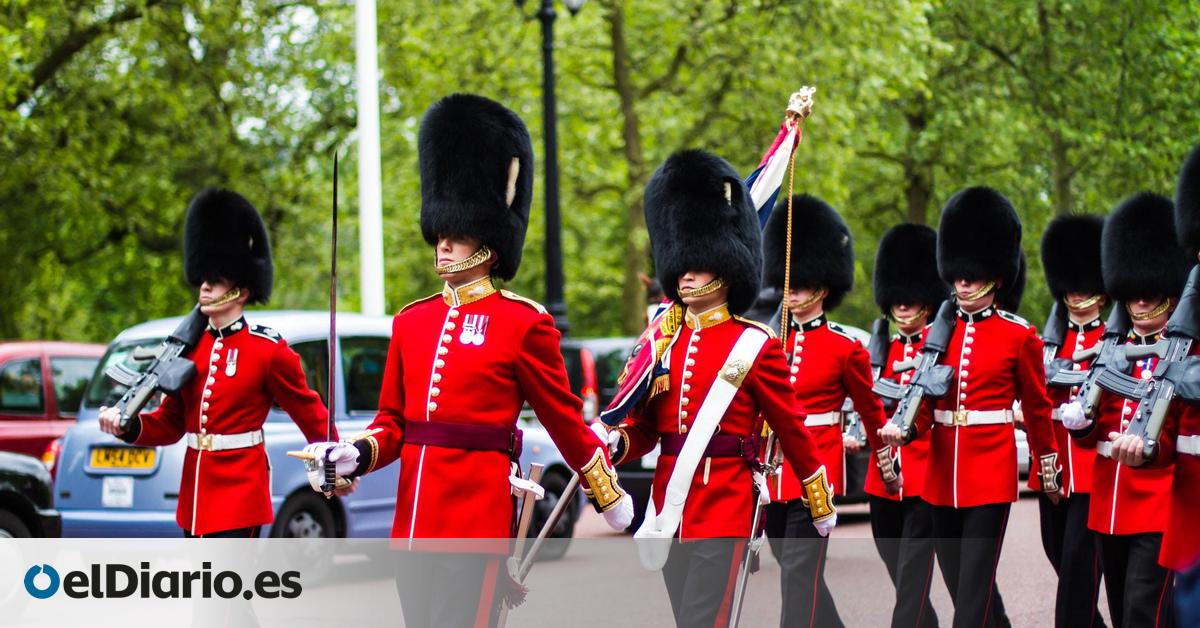 El origen de los “cambios de guardia” del Buckingham Palace: la historia de The King’s Guard