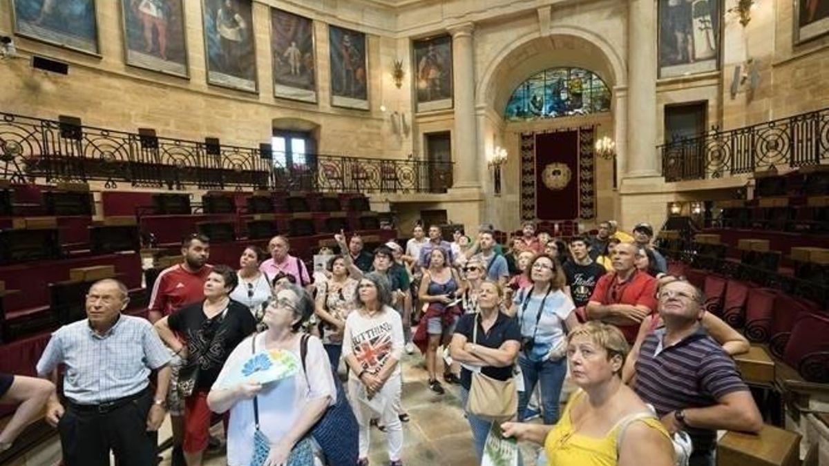 Donostia, Vitoria y Bilbao ponen en marcha ya la maquinaria para regular el nuevo impuesto turístico de cara a 2027