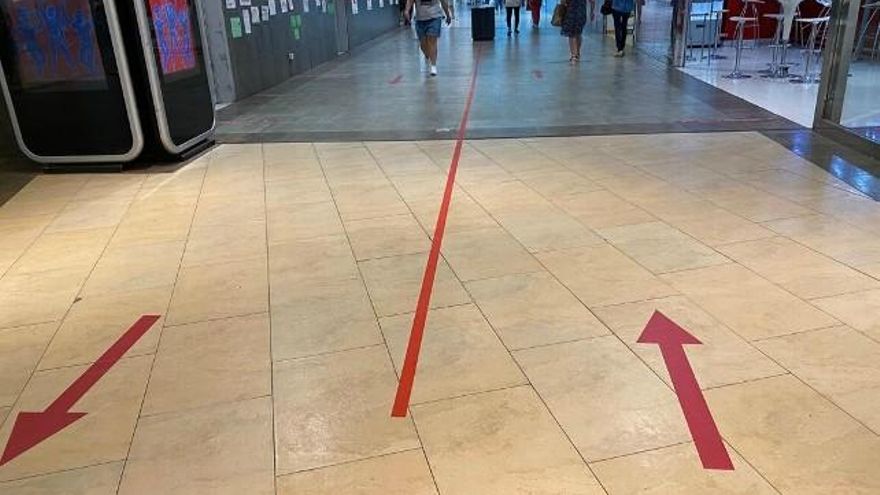 Organización de los clientes en un centro comercial en la provincia de León.