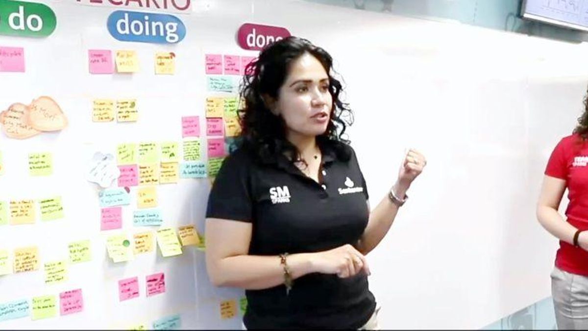 Sesión de formación de Mujer 360, en Santander México.