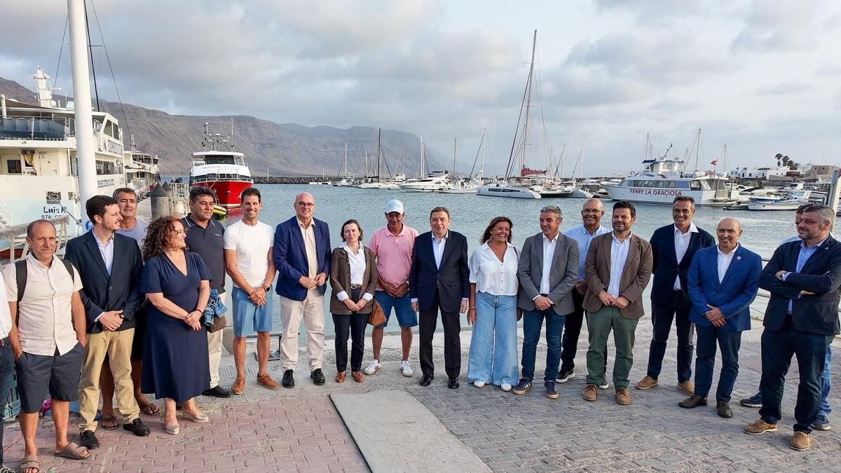 El Gobierno central anuncia el refuerzo de la vigilancia en la Reserva Marina de La Graciosa