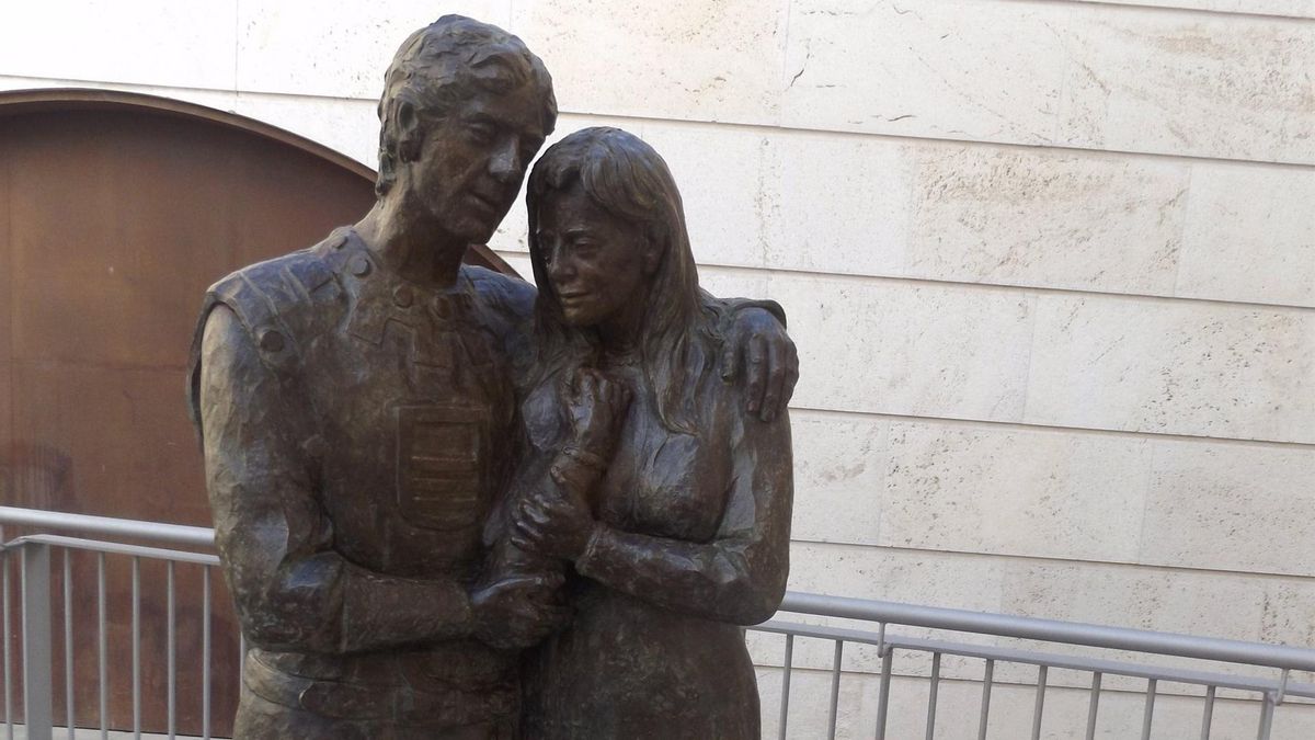 Escultura en bronce de Los Amantes de Teruel, de Manuel Escriche