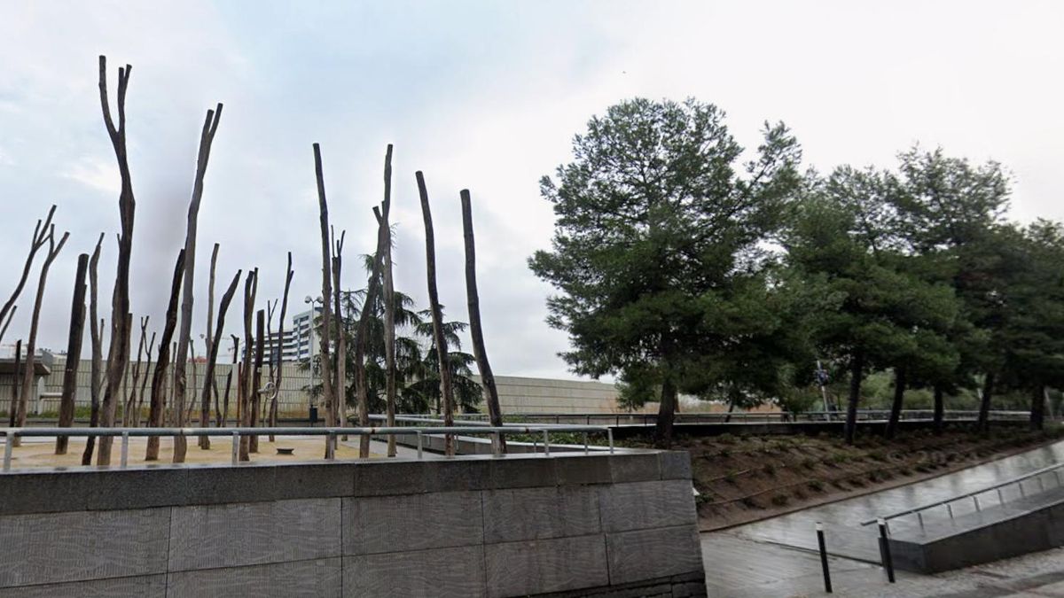 La Policía Nacional investiga el hallazgo de un cadáver con signos de violencia en Madrid Río