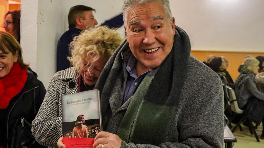El ganador del certamen con la novela 'Llámame Charo', Juan Vicente Sampedro