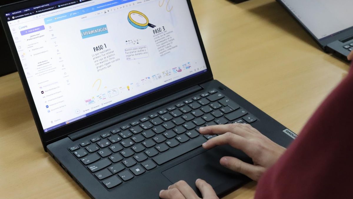 La Junta invierte más de 1,6 millones en equipamiento y tecnología en centros educativos cordobeses en 2025