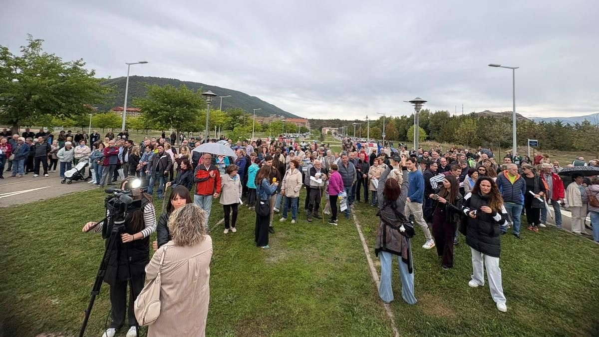 Cientos de personas exigen en Sabiñánigo reanudar las obras de la A-23, paralizadas desde hace más de un año