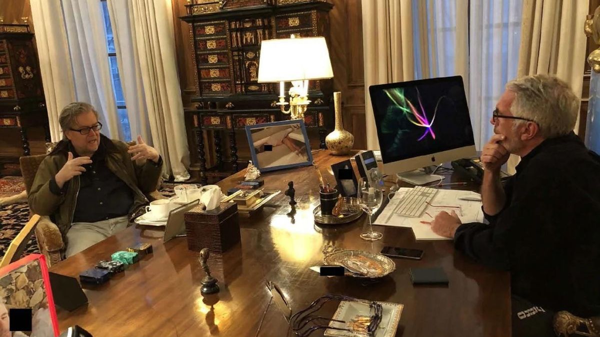 Steve Bannon y Jeffrey Epstein.