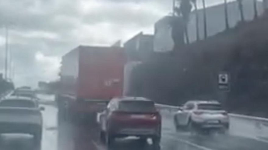 Las fuertes lluvias colapsan la GC-1 y la GC-3 en sentido sur