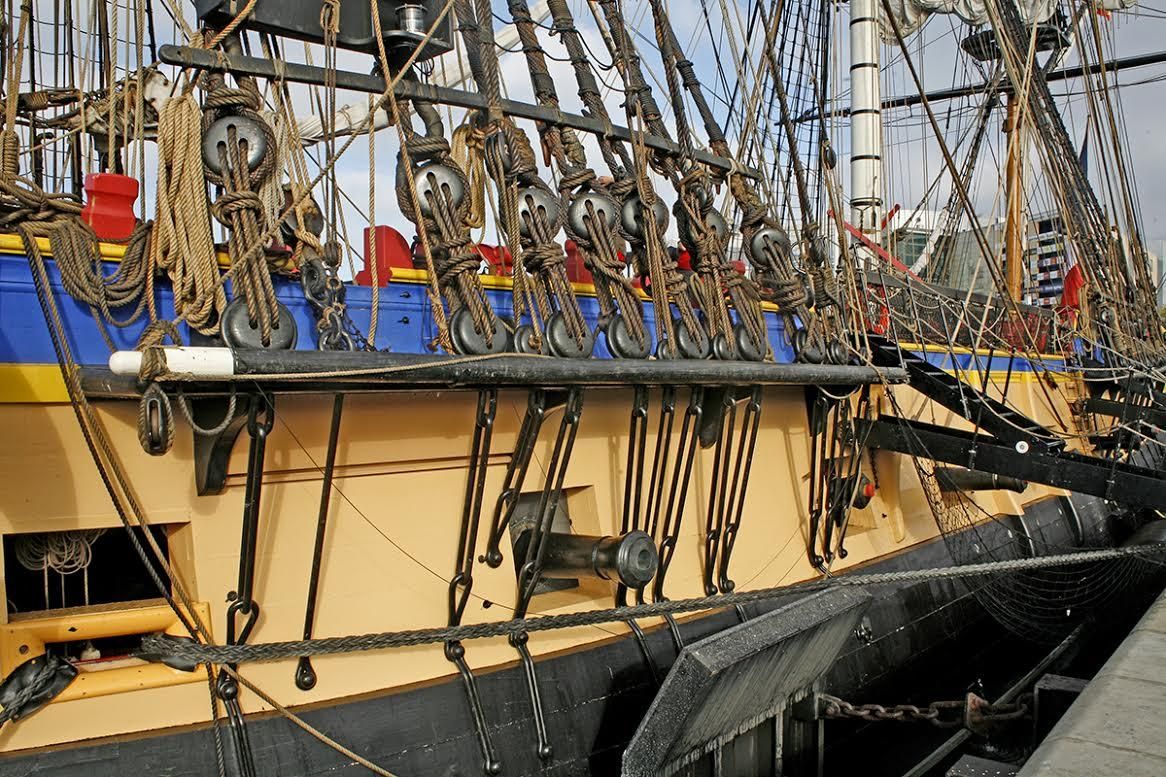 'L’Hermione', en el muelle de Santa Catalina. (ALEJANDRO RAMOS)