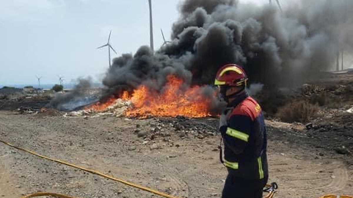 Incendio en el sureste de Gran Canaria. (Bomberos de San Bartolomé de Tirajana).