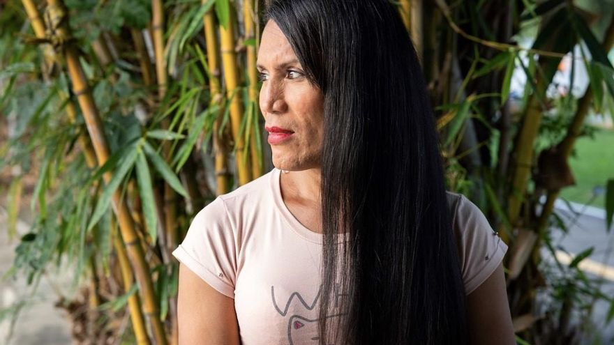 Una mujer trans venezolana en Colombia en abril de 2022.