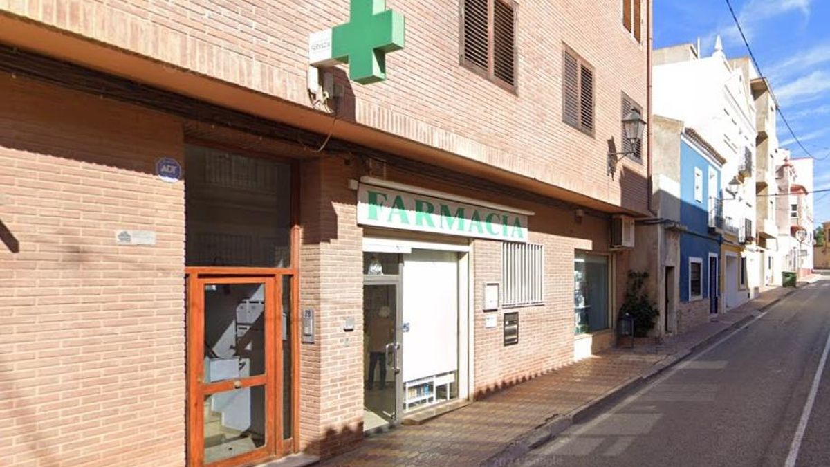 La farmacia de Nàquera afectada por los 'bous al carrer'.