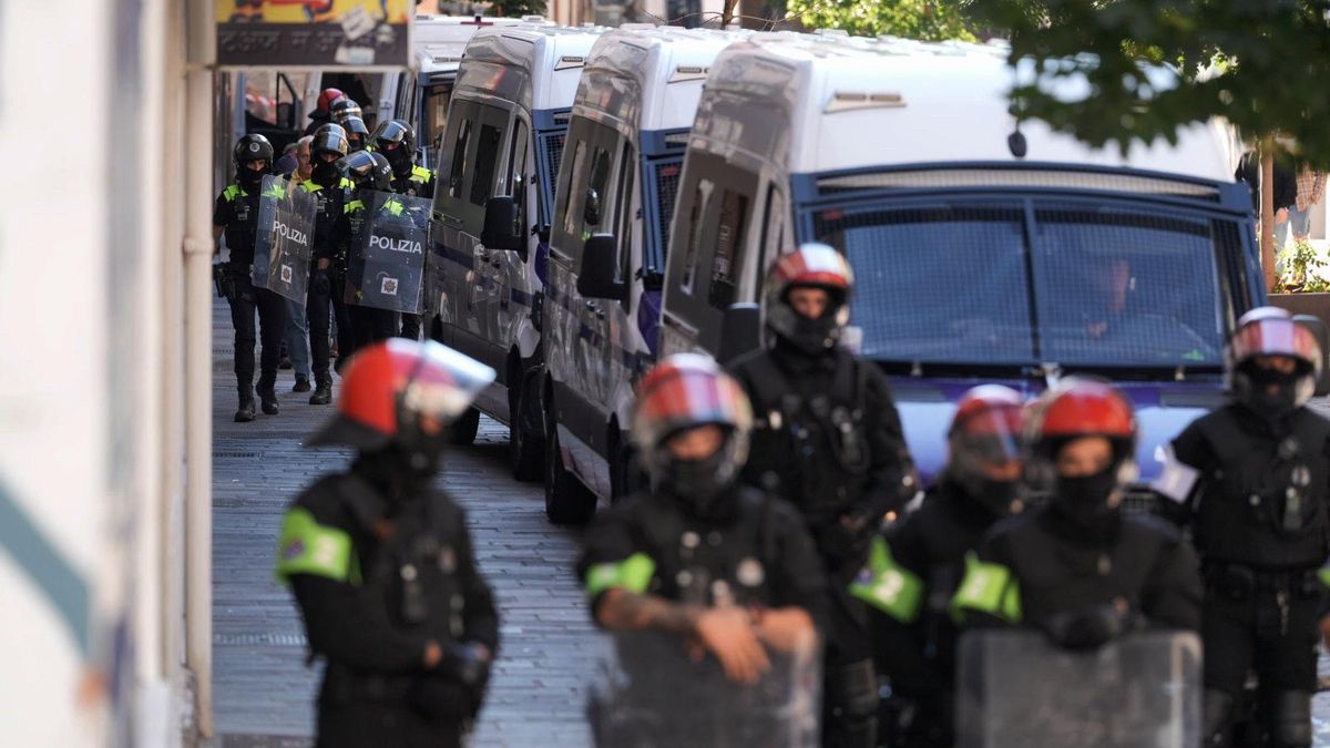 La Ertzaintza incluyó entre los identificados en un desahucio en Vitoria al matrimonio que perdió su casa