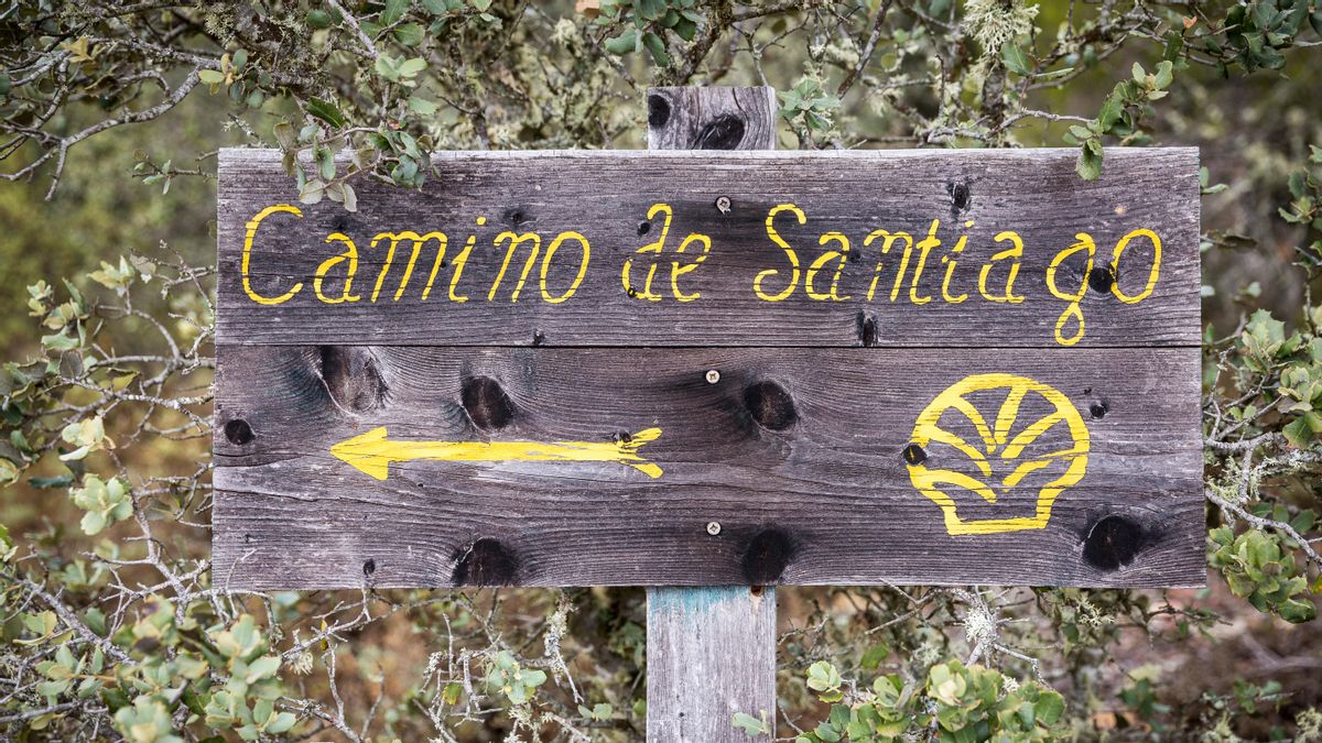 Uno de los carteles que indican la ruta del Camino de Santiago en la Comunidad de Madrid