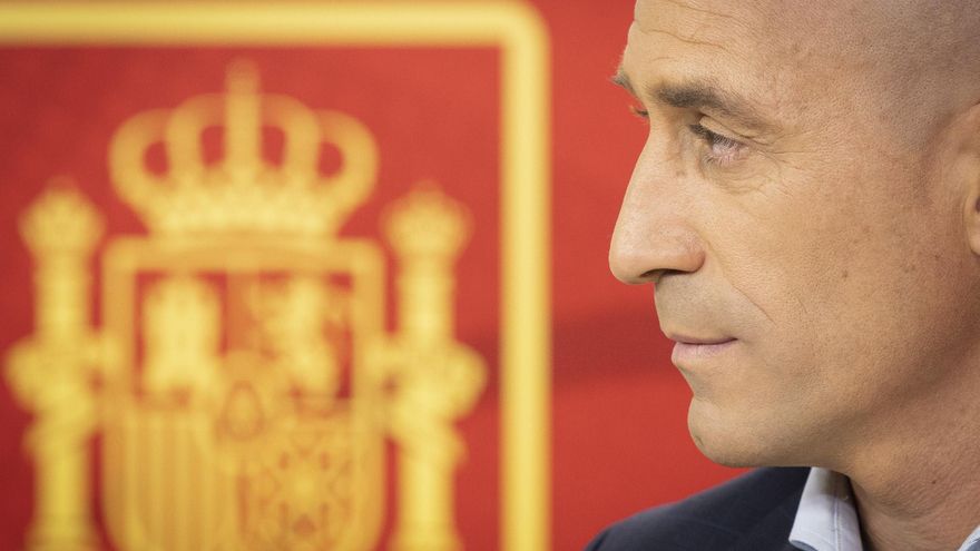 El TAD abre expediente a Rubiales por "falta grave" y el CSD no podrá suspenderle