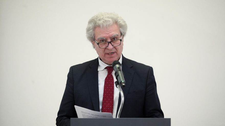 El escritor y exministro de Cultura, César Antonio Molina.