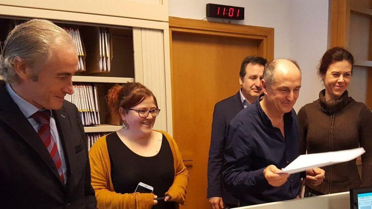Los grupos parlamentarios de Podemos, Ciudadanos y PP han registrado una proposición de ley.