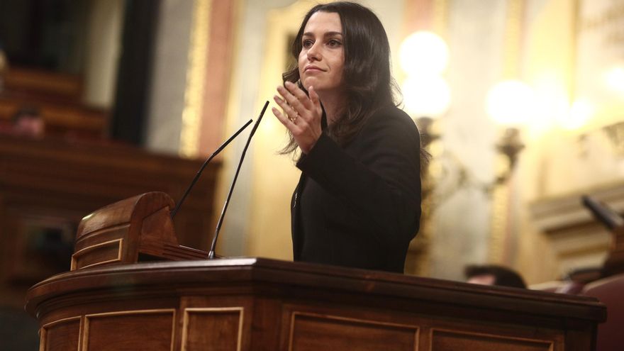 La presidenta de Ciudadanos, Inés Arrimadas, en la tribuna del Congreso de los Diputados.