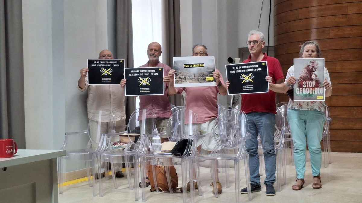 Activistas de Amnistía Internacional en Alcázar de San Juan